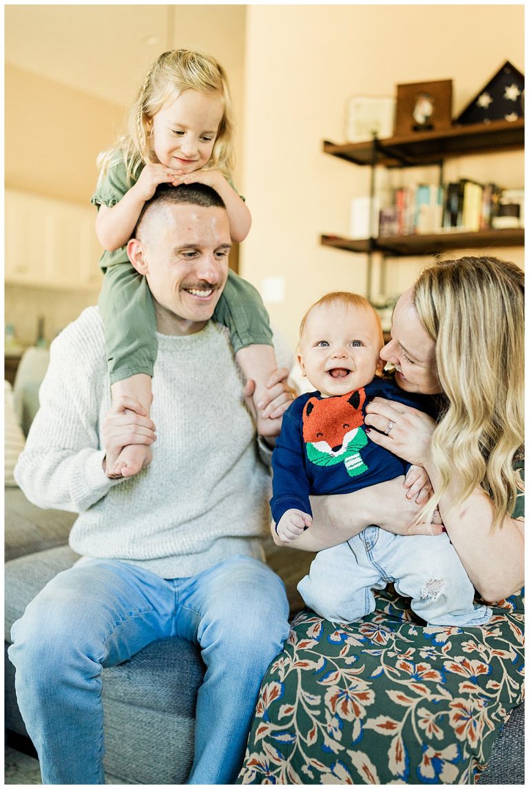 AT HOME WITH US | ST LOUIS FAMILY PHOTOGRAPHER